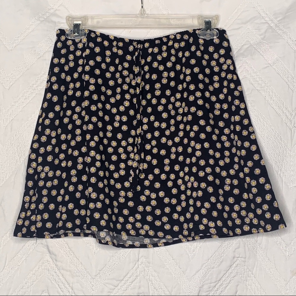 Pacsun Mini skirt with Daisies